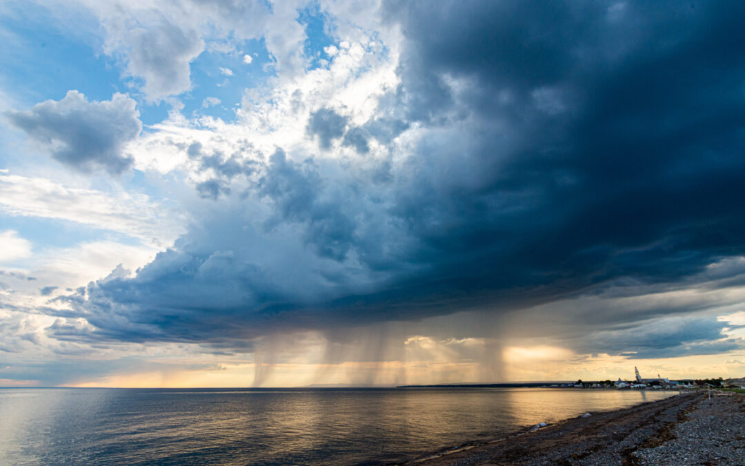 🌧️ Temporale estivo: quando la natura ci insegna a lasciar andare ⚡